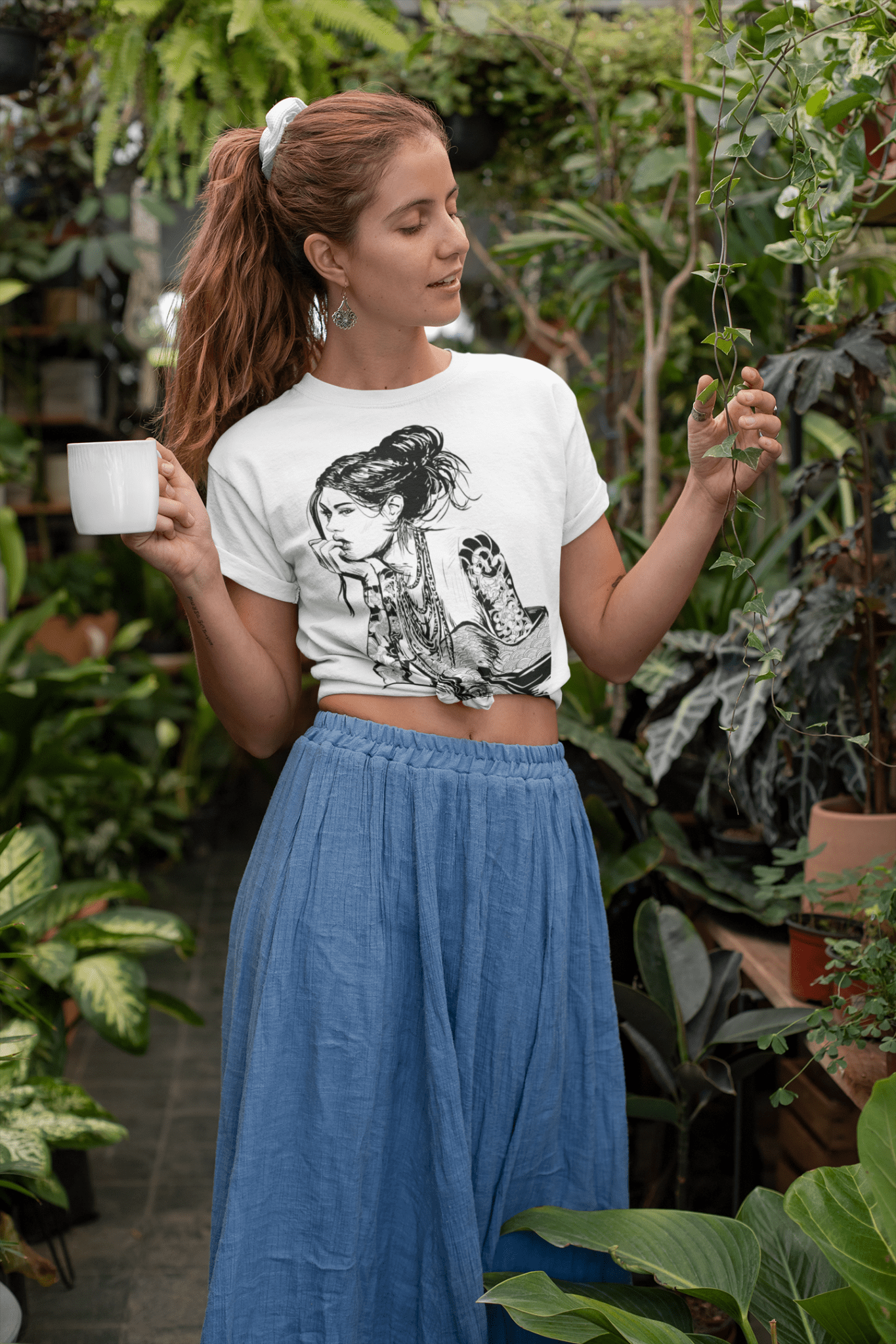 Geisha - Unisex t-shirt - Alves Art Studio